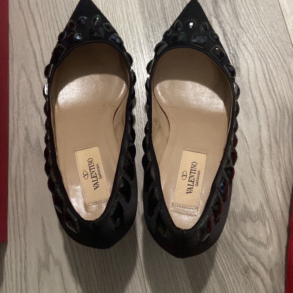 Valentino Garavani Black Heels - Picture 5 of 9